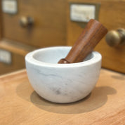 Mortier et pilon en grès