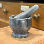 Mortier et pilon en grès