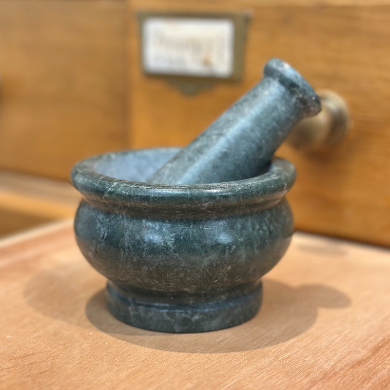 Mortier et pilon en grès